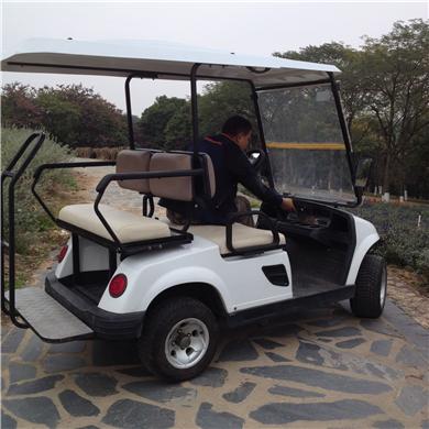 高尔夫球车进驻松湖生态园供客户看场地使用