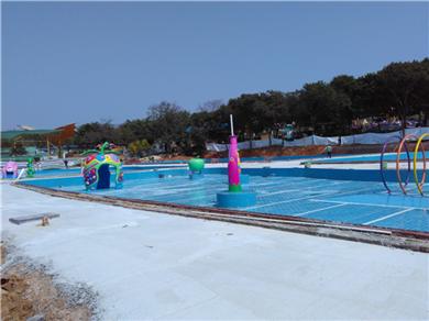 松山湖游泳池-为夏季增添新项目，生态园欢迎
