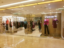 品牌服裝展柜