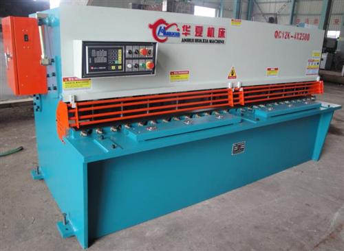 Hydraulic bending machine